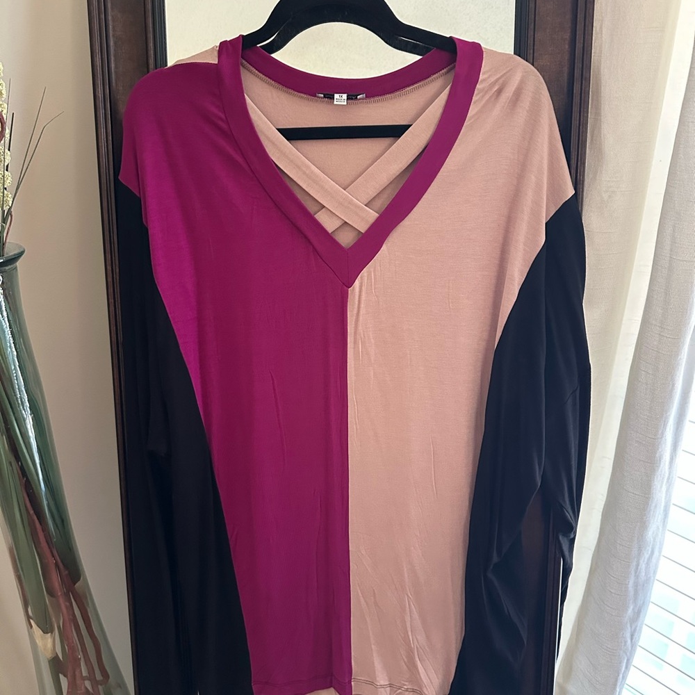 Colorblock V-Neck Women's Top - Pink and Black